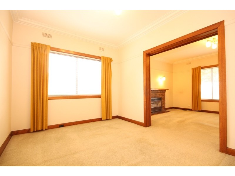 6 Watt Avenue, Oak Park VIC 3046