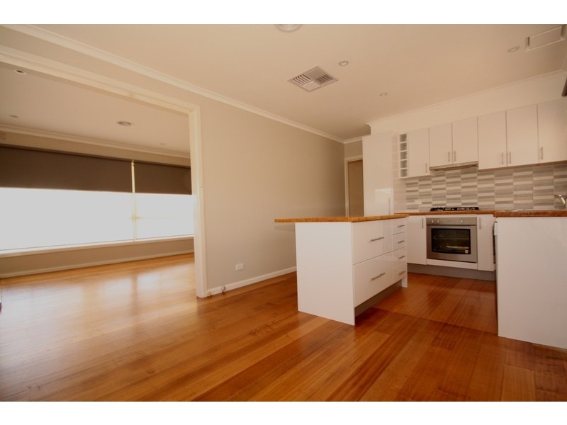 18 Smeaton Avenue, Dallas VIC 3047