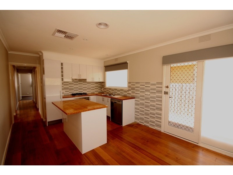 18 Smeaton Avenue, Dallas VIC 3047