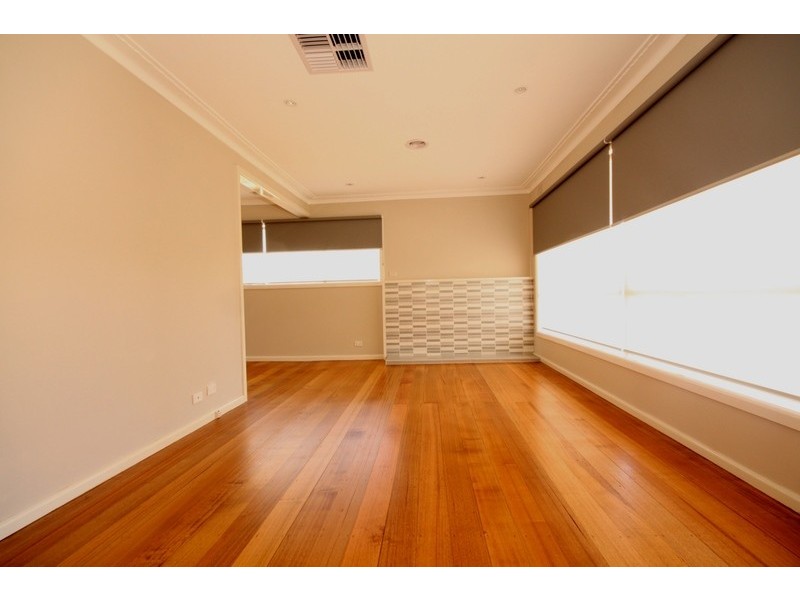 18 Smeaton Avenue, Dallas VIC 3047