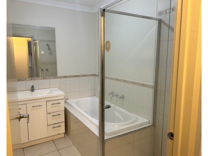 2/6 Ortolan Avenue, Broadmeadows VIC 3047