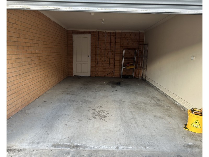 2/6 Ortolan Avenue, Broadmeadows VIC 3047