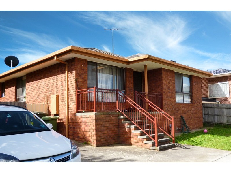 2/27 Shankland Boulevard, Meadow Heights VIC 3048