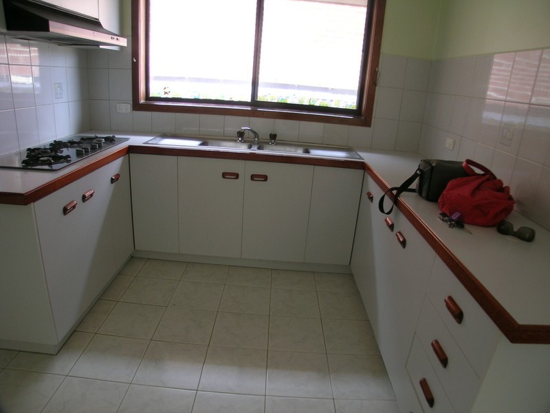 2/27 Shankland Boulevard, Meadow Heights VIC 3048