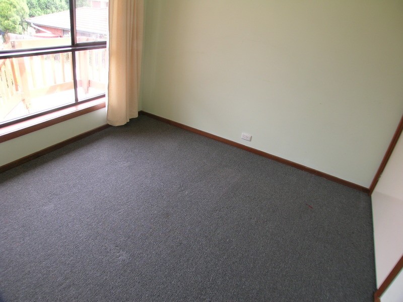 2/27 Shankland Boulevard, Meadow Heights VIC 3048