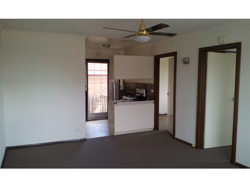 1/82 Augustine Terrace, Glenroy VIC 3046