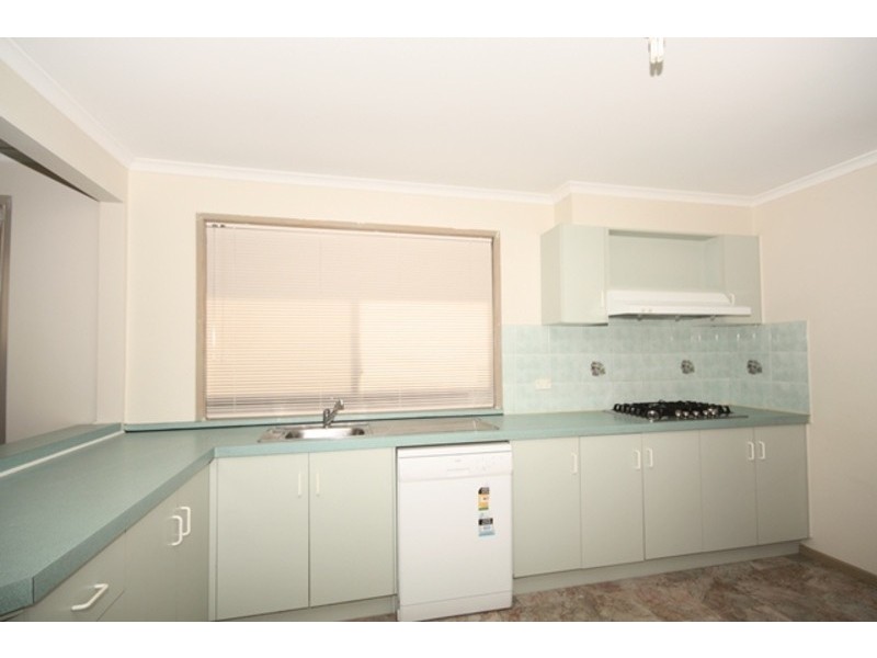 8 Midhurst Court, Craigieburn VIC 3064