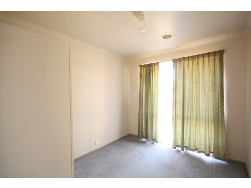 8 Midhurst Court, Craigieburn VIC 3064