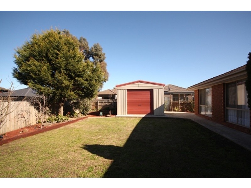 8 Midhurst Court, Craigieburn VIC 3064