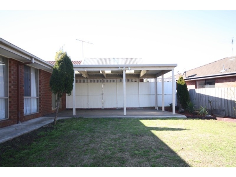 8 Midhurst Court, Craigieburn VIC 3064