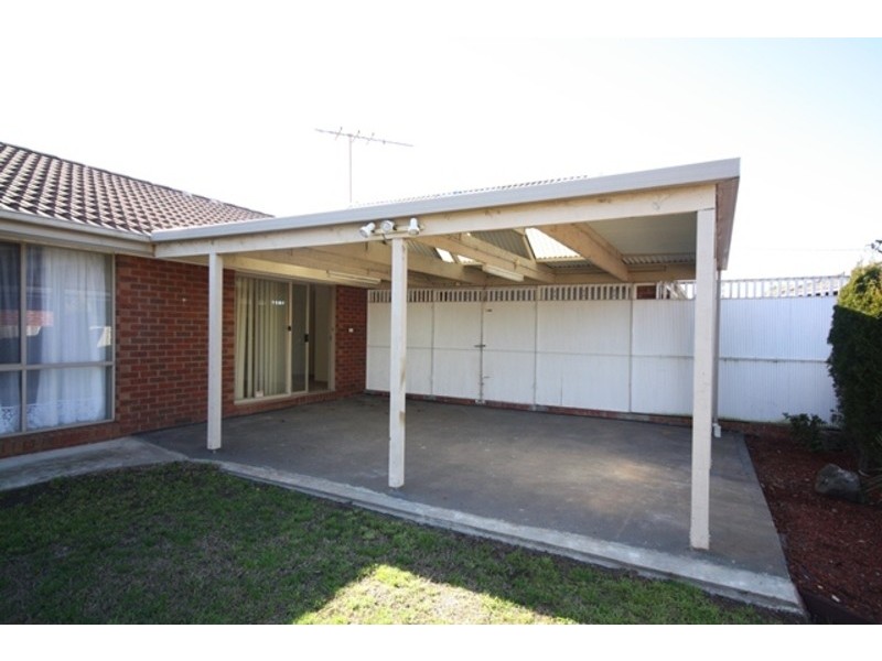 8 Midhurst Court, Craigieburn VIC 3064