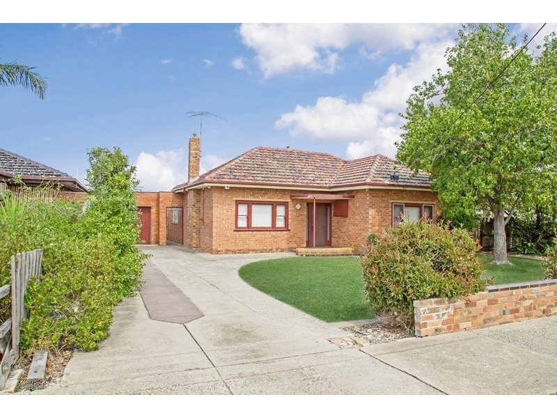 11 Gladstone Parade, Glenroy VIC 3046