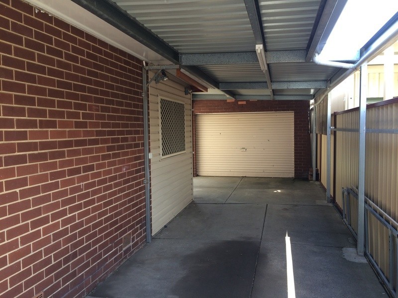 8 Tooradin Avenue, Dallas VIC 3047