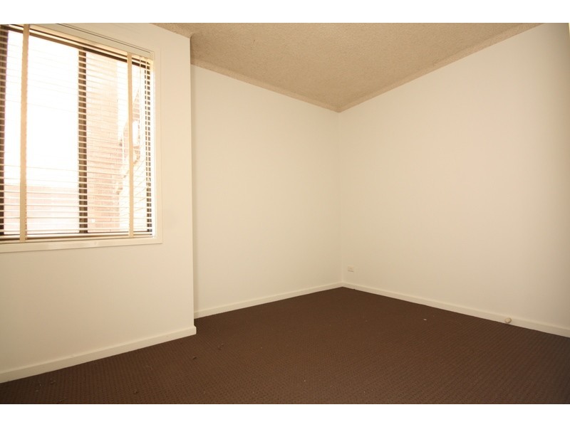 06/2-4 CHAPMAN Avenue, Glenroy VIC 3046