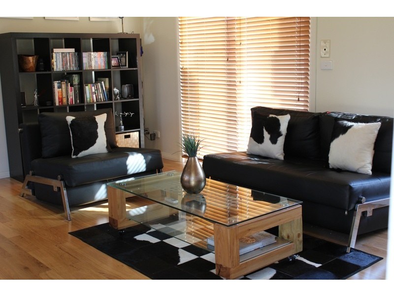 1/4-8 Mladen Court, Coolaroo VIC 3048
