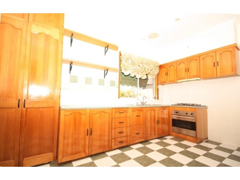 52 Grevillia Road, Oak Park VIC 3046