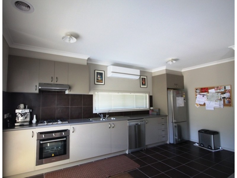 6 Thatcham Lane, Craigieburn VIC 3064