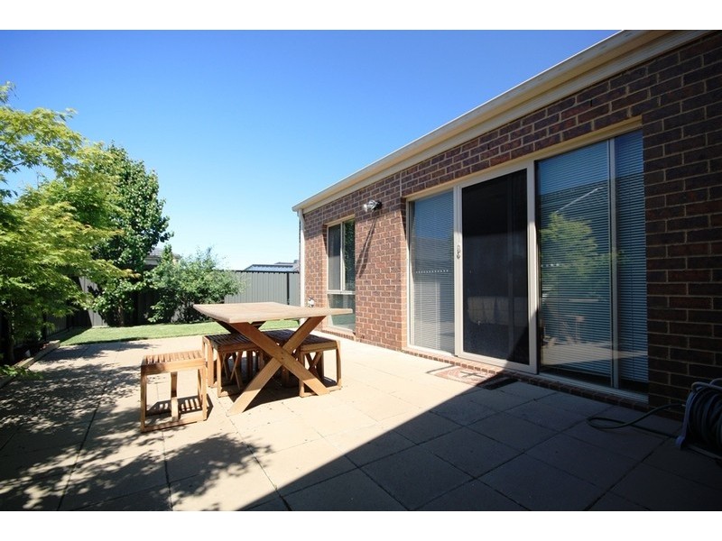 6 Thatcham Lane, Craigieburn VIC 3064