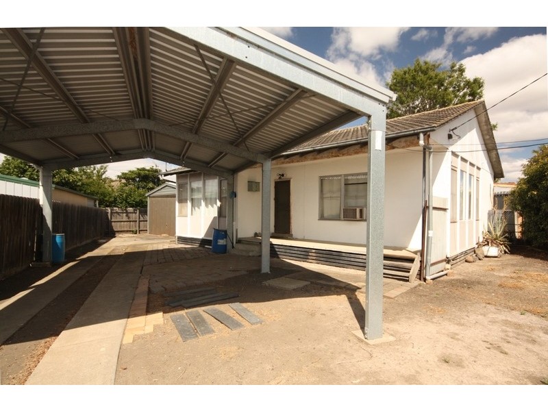 7 Rosedale Crescent, Dallas VIC 3047