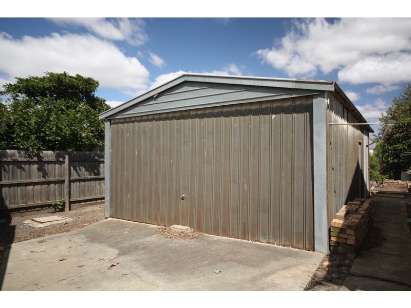 7 Rosedale Crescent, Dallas VIC 3047