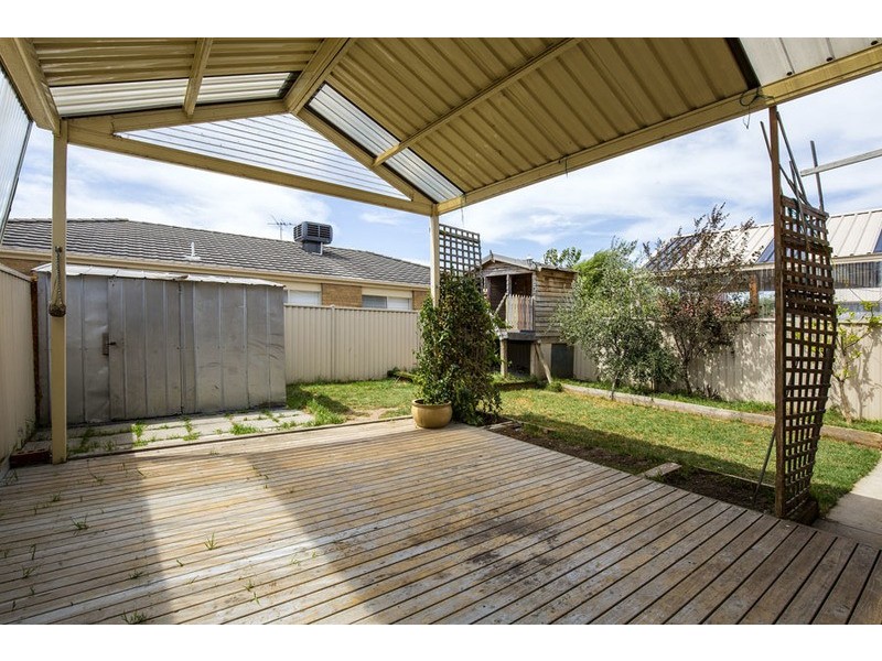 18 Lambie Way, Roxburgh Park VIC 3064