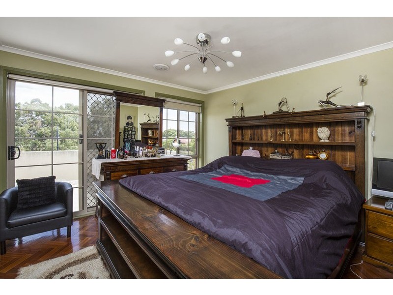18 Lambie Way, Roxburgh Park VIC 3064