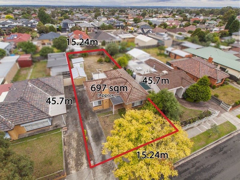 36 Leonard Avenue, Glenroy VIC 3046