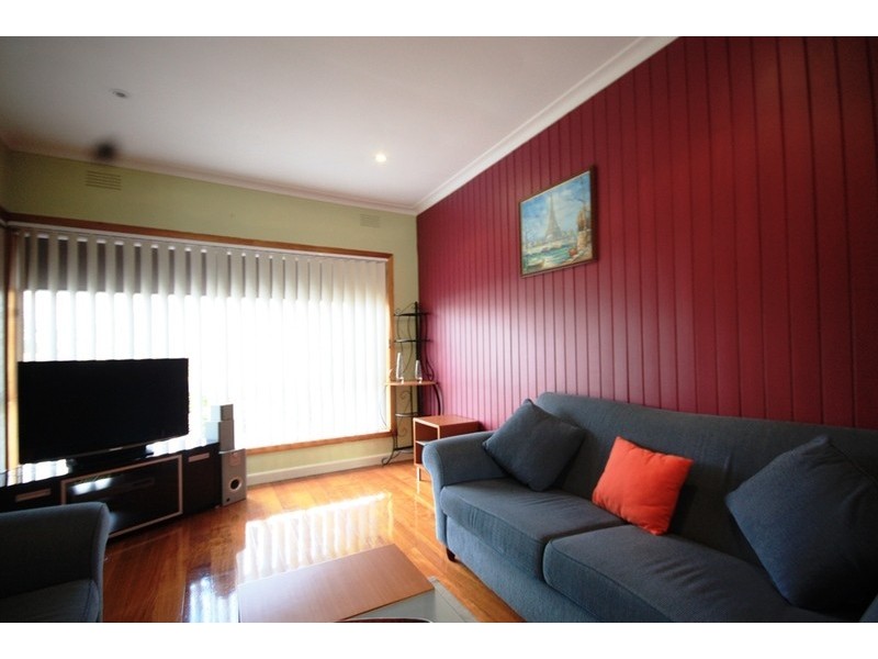 18 Warwick Road, Pascoe Vale VIC 3044