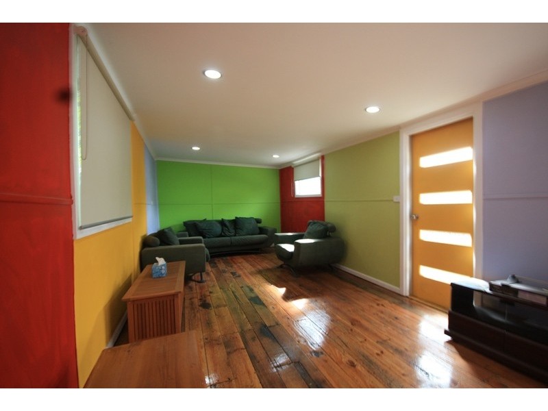 18 Warwick Road, Pascoe Vale VIC 3044