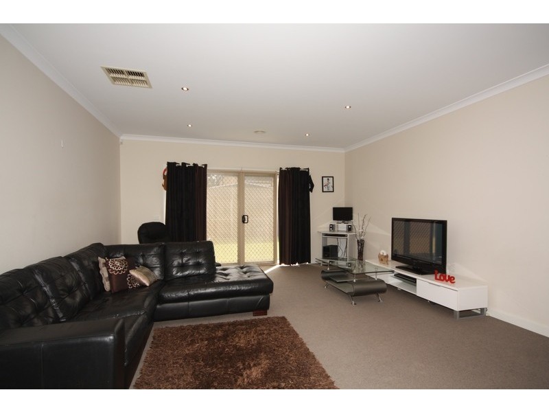 12 Somersby Road, Craigieburn VIC 3064