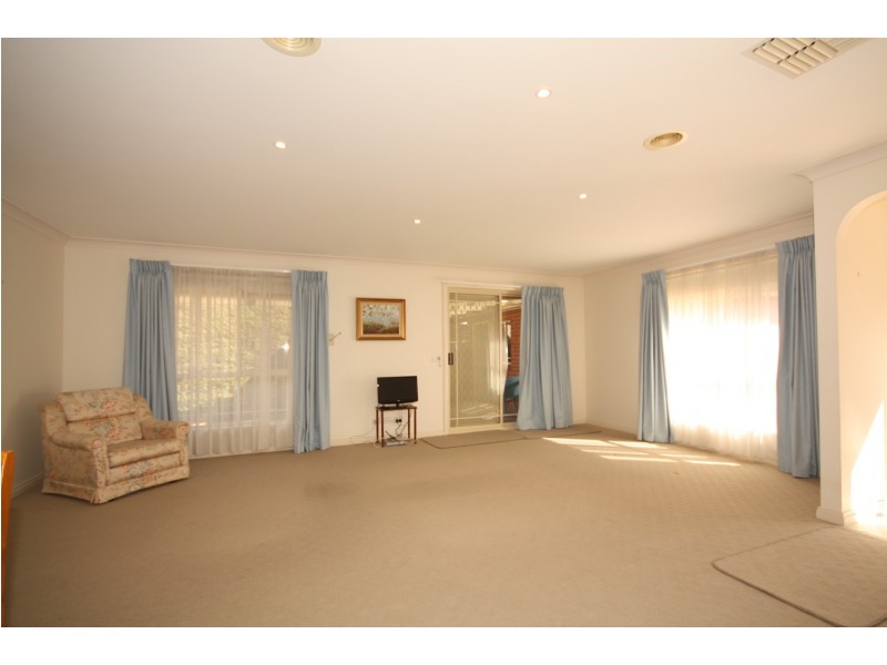 2/16 Lytton Street, Glenroy VIC 3046