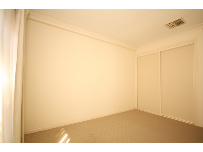 2/16 Lytton Street, Glenroy VIC 3046