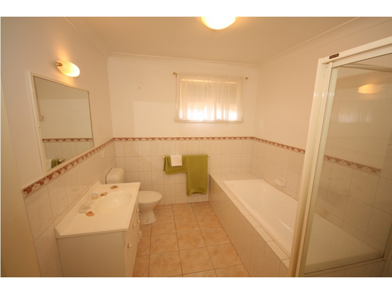 2/16 Lytton Street, Glenroy VIC 3046