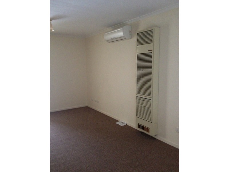 2/39 Rhodes Parade, Oak Park VIC 3046