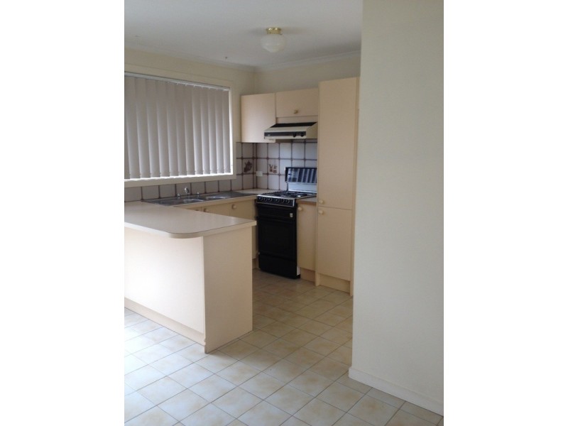 2/39 Rhodes Parade, Oak Park VIC 3046