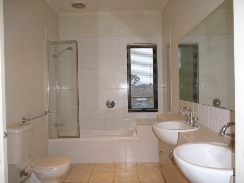 1/900 Pascoe Vale Road, Glenroy VIC 3046