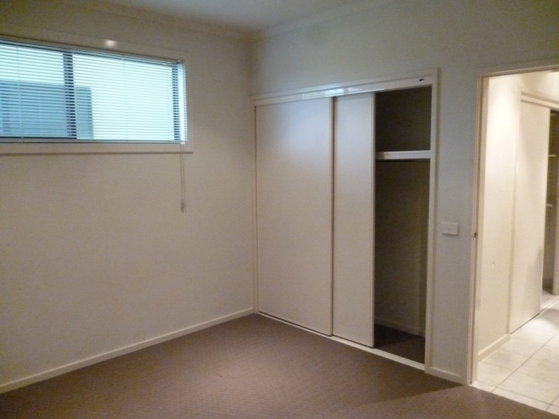 1/900 Pascoe Vale Road, Glenroy VIC 3046