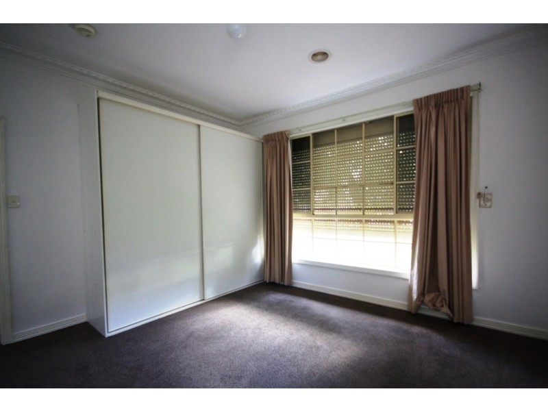 136 Cardinal Road, Glenroy VIC 3046