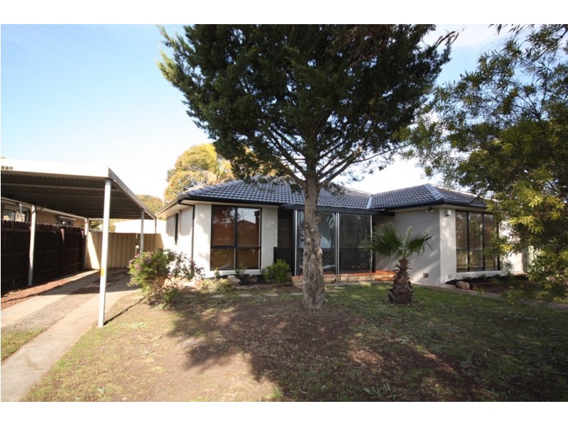 118 South Circular Road, Gladstone Park VIC 3043