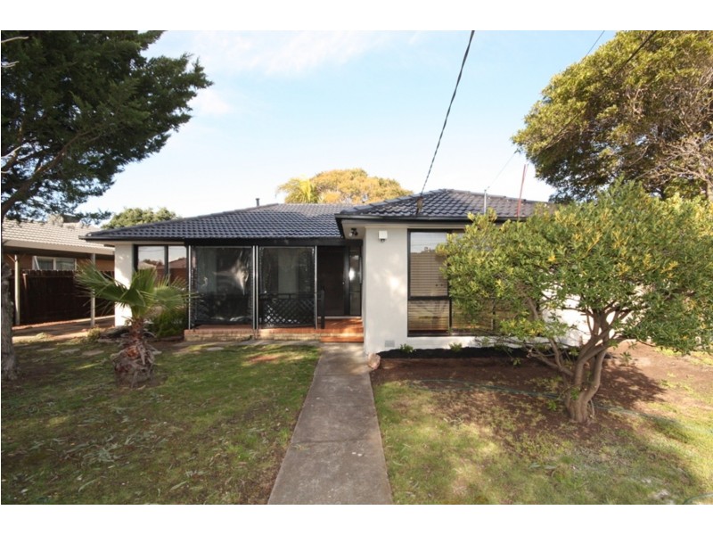 118 South Circular Road, Gladstone Park VIC 3043