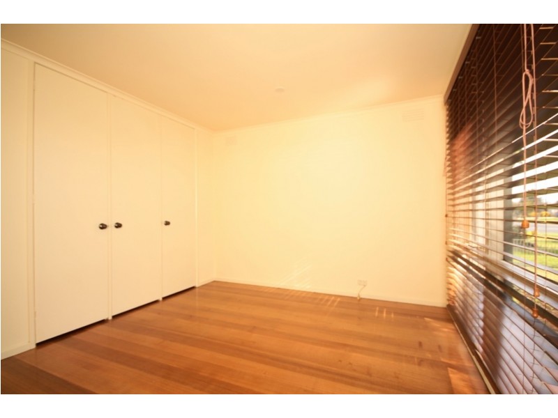 118 South Circular Road, Gladstone Park VIC 3043