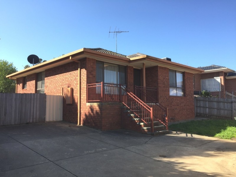 2/27 Shankland Boulevard, Meadow Heights VIC 3048