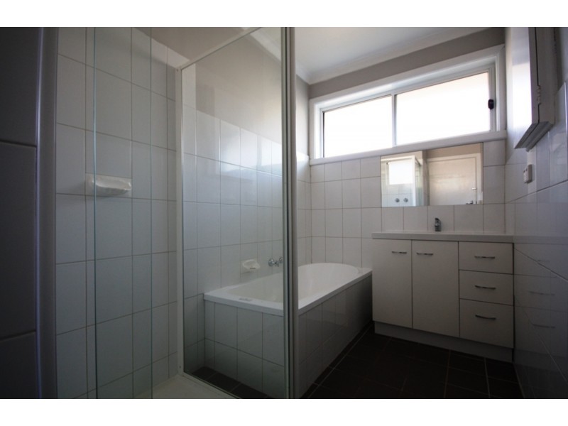 36 Leonard Avenue, Glenroy VIC 3046