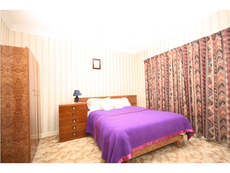 4 Merbein Street, Pascoe Vale VIC 3044