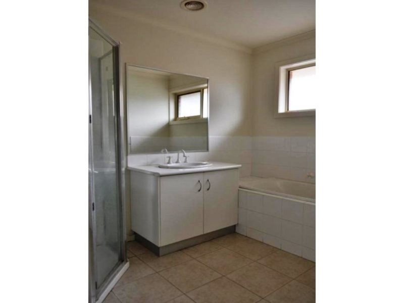 2A Cornwall Road, Pascoe Vale VIC 3044