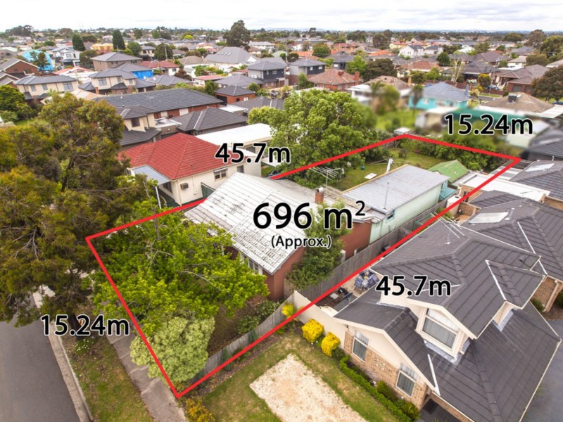 12 Leonard Avenue, Glenroy VIC 3046