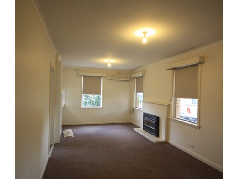 9 Emu Parade, Jacana VIC 3047