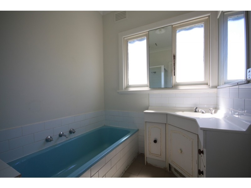 6 Glen Street, Glenroy VIC 3046