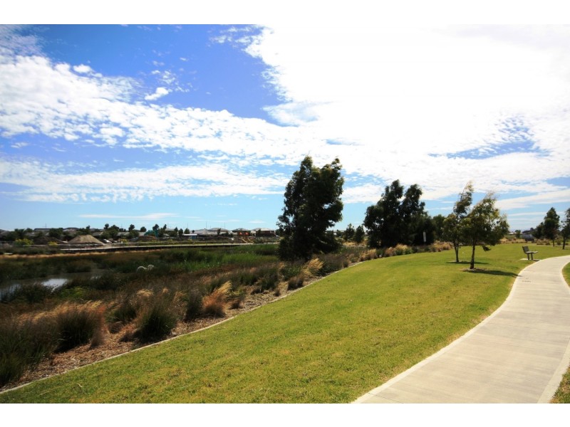 102/19 Positano Way, Lalor VIC 3075