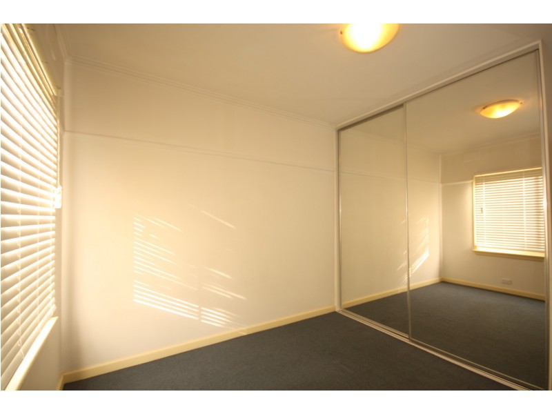 76 Paget Avenue, Glenroy VIC 3046